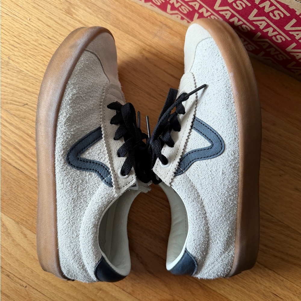 Vans marshmallow sports low 7 women/5.5 men